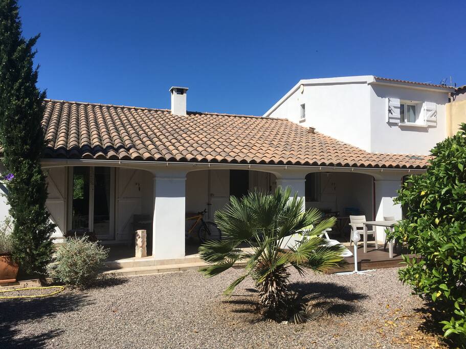 Le studio sur le dessus de la villa