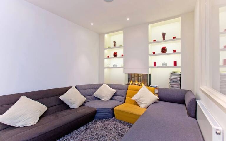 Modern and Spacious 3/4 Bed, AC, South Kensington gallery image 3
