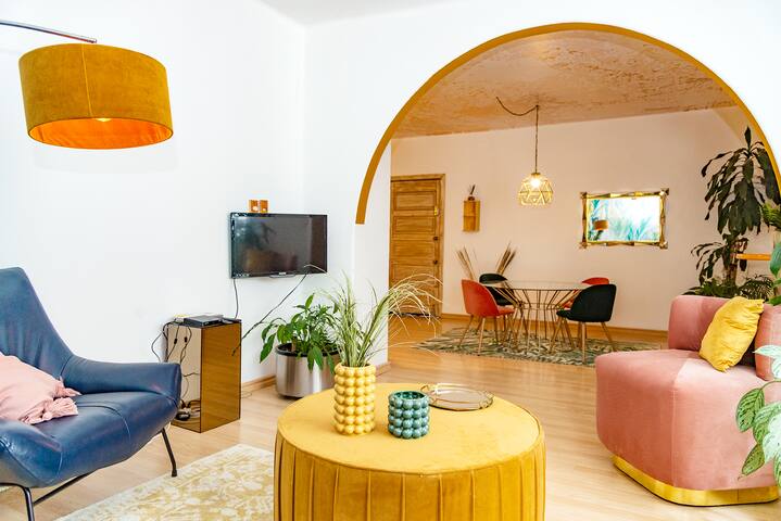 Masaryk Reach • Tropical Flat in Heart of Polanco gallery image 2