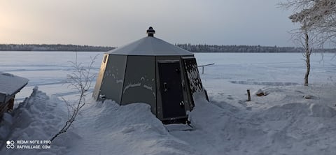 Rafi - AuroraHut, lasi-iglu