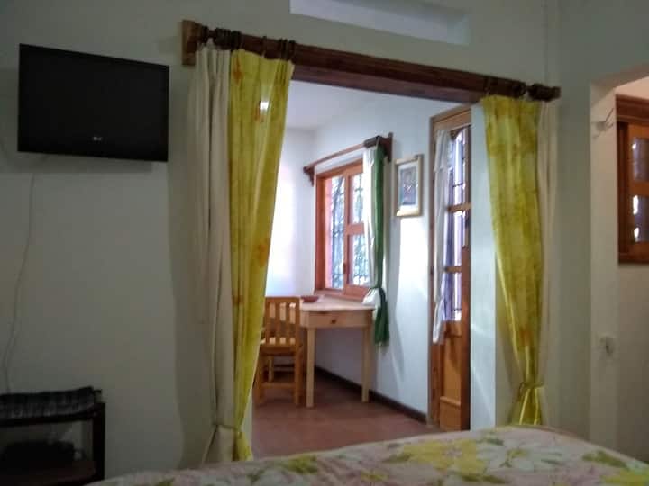 كابل تلفزيون ، واي فاي ، منطقة مفتوحة.