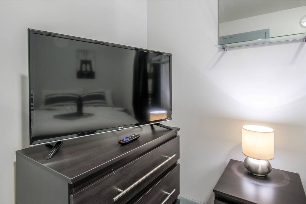 Plenty of storage for your belongings as well as a 32” Roku-enabled LED television compatible with Netflix, Hulu, and other content streaming applications