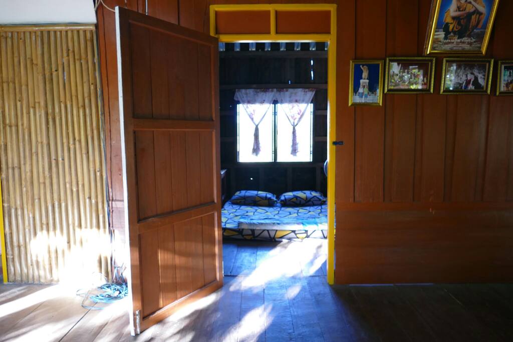 Couple room.