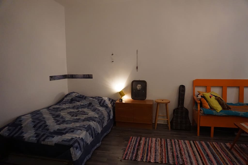 Room 1 (bed, 200x120 cm) / Huone 3 (sänky 200x120cm)