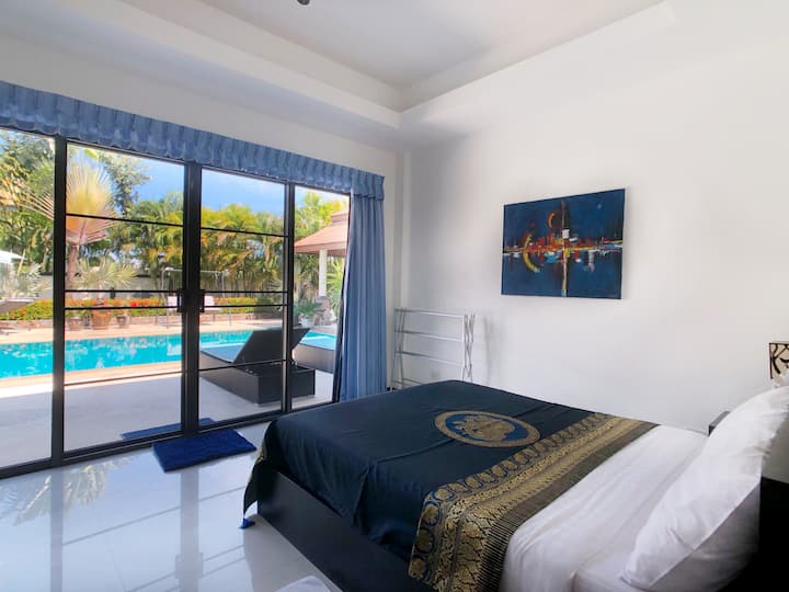 Სტუმრების საძინებელი 1 - დაკავშირებულია მთავარ საძინებელთან 