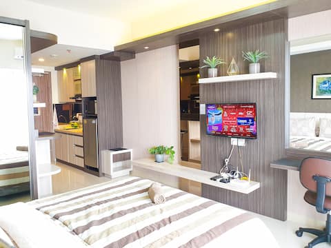 Aurora Studio Room with Stunning View by AYA STAYS