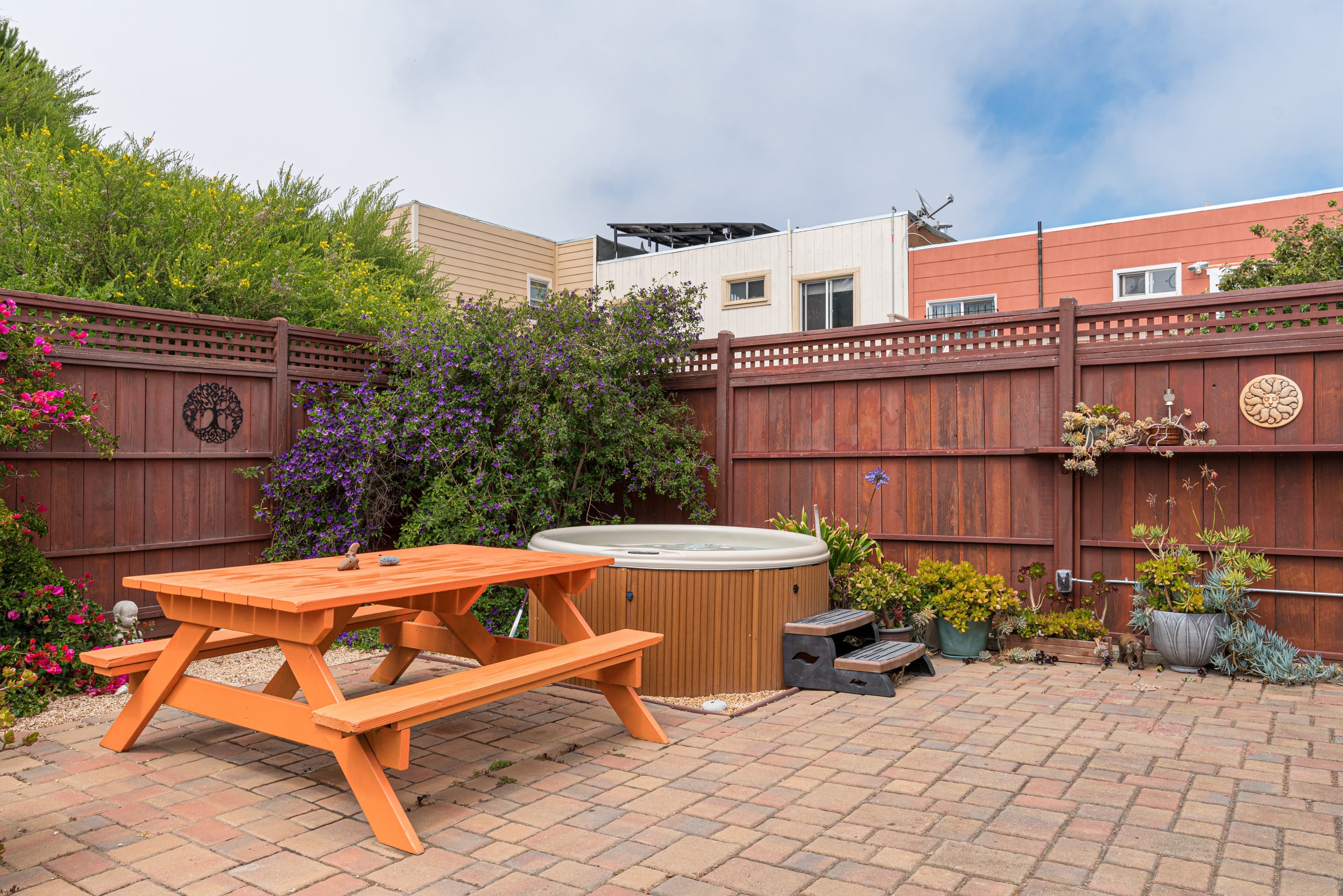 Home in San Francisco · ★5.0 · 2 bedrooms · 2 beds · 2 private baths - Image 43