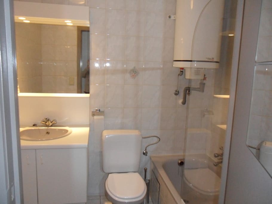 Salle de bain -baignoire-douche