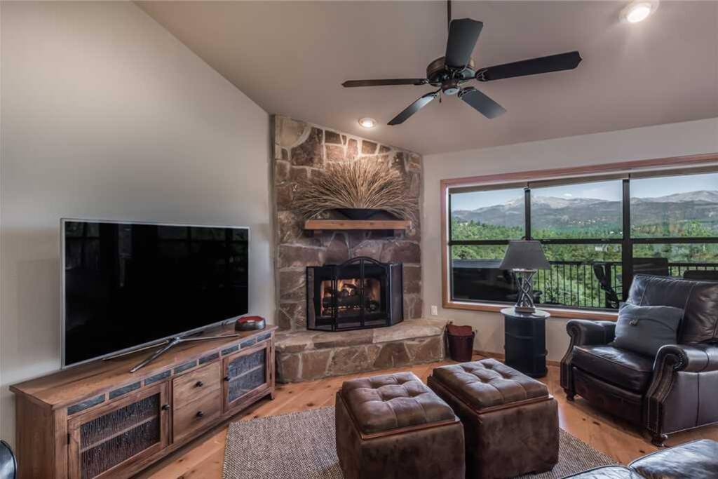 Plush Furnishings - New Mexico provides the perfect, relaxing vibe for curling up next to the fire with a great book.