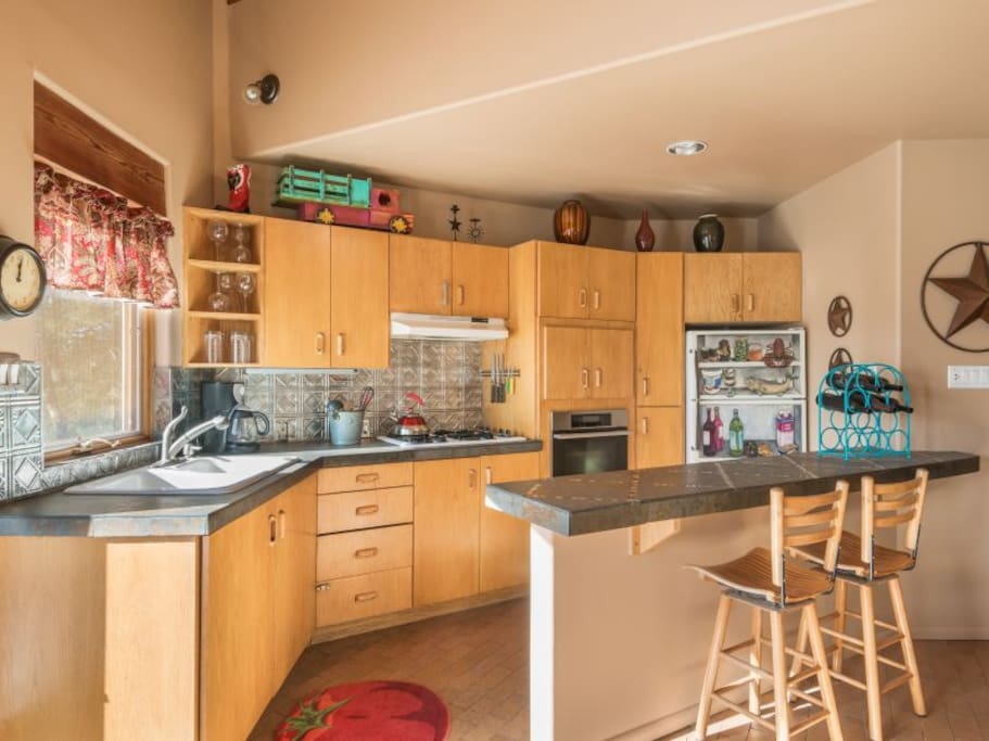 Full kitchen with all appliances and kitchenware