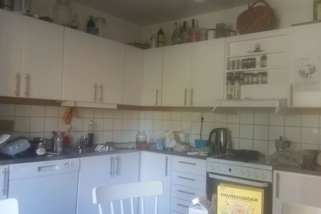 Shared kitchen with all equipment for your daily meals