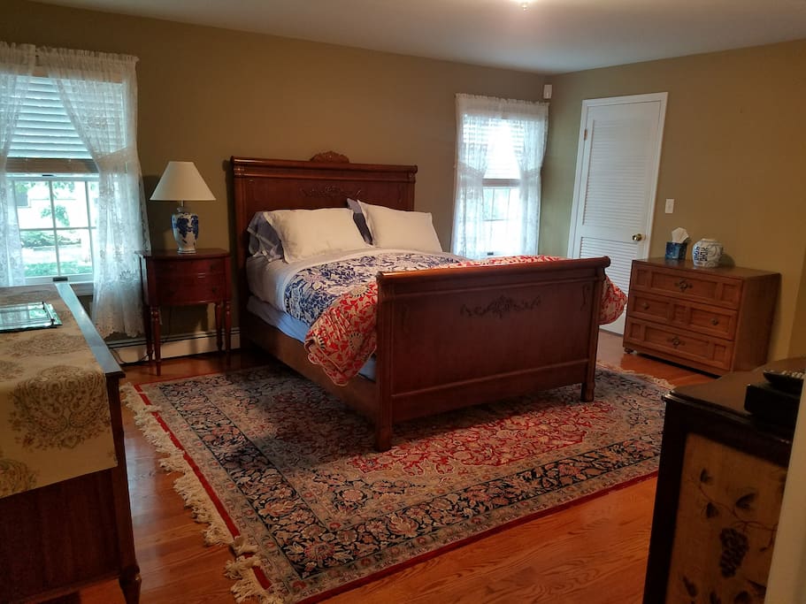 1st Floor Master Bedroom