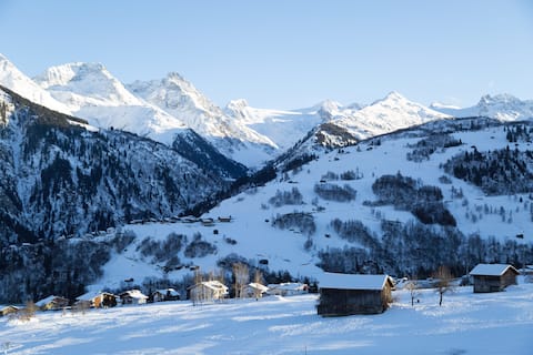 Stunning modern apartment on beginner ski-piste