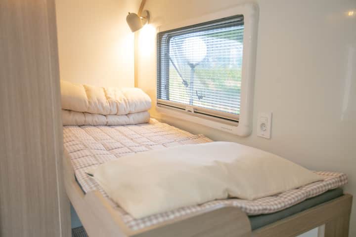 포근한 2층침대~조명과 따뜻하고 깨끗한 침구가 환상^^