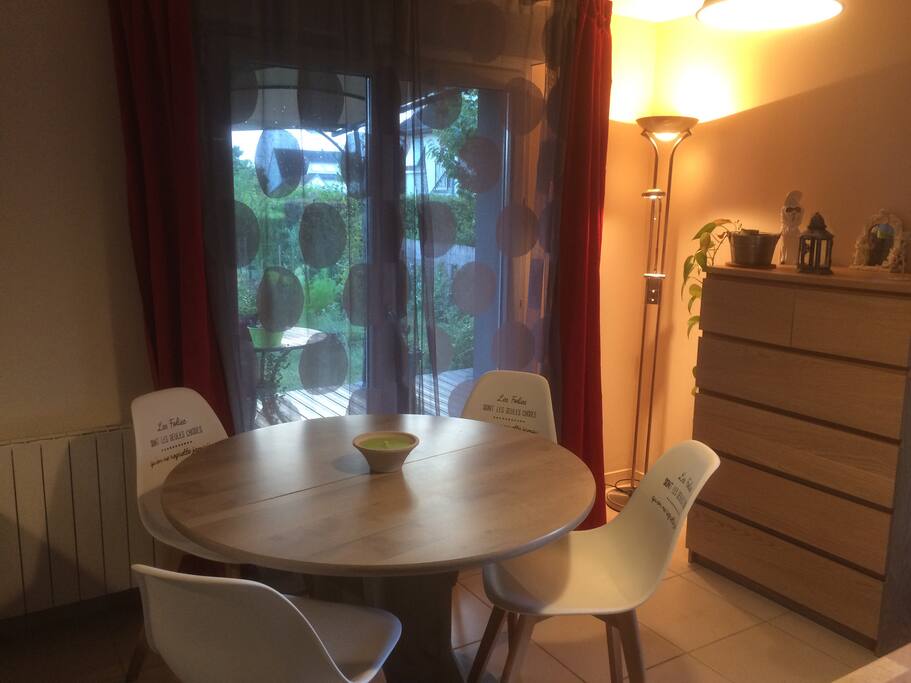 Côté salle à manger