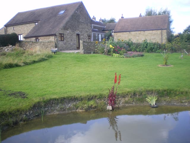 The Robins  Cowclose Barn, Cutthorpe