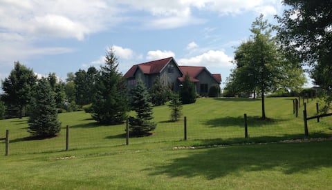 Unique home five minutes from campus  and Oxford.