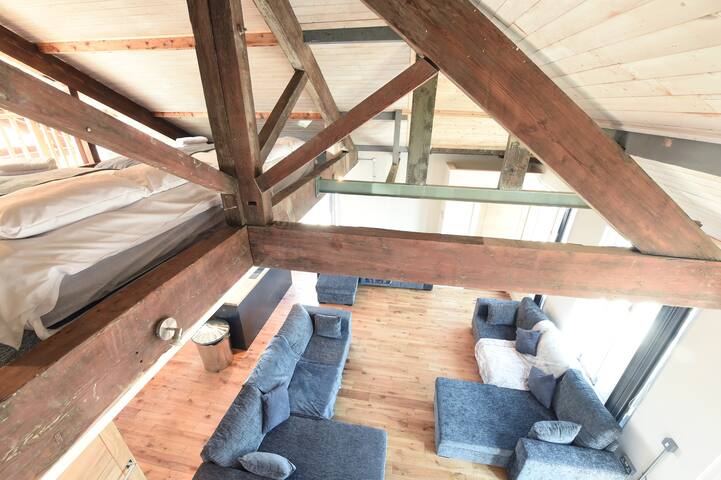 Stunning Penthouse Slps 20 (38 A4) Mcr city centre gallery image 3