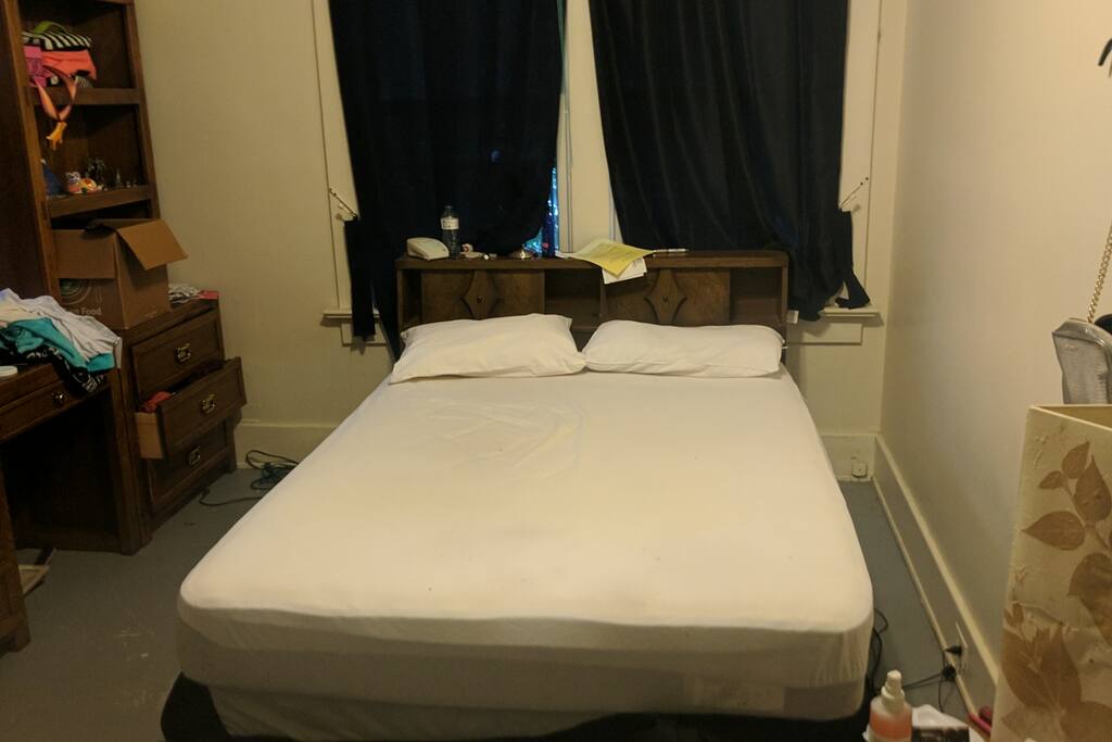 Private bedroom Full