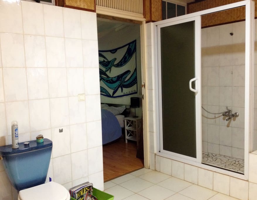 De la chambre à la salle de bains