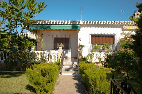 House with terrace and garden in Dehesa de Campoamor