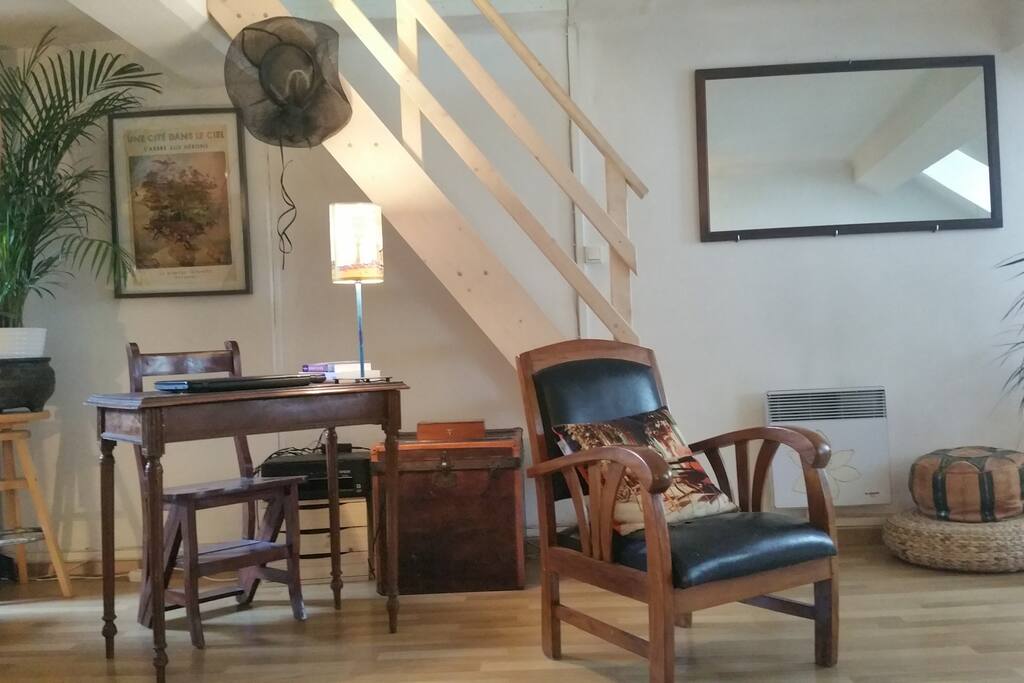 PETIT COIN BUREAU
