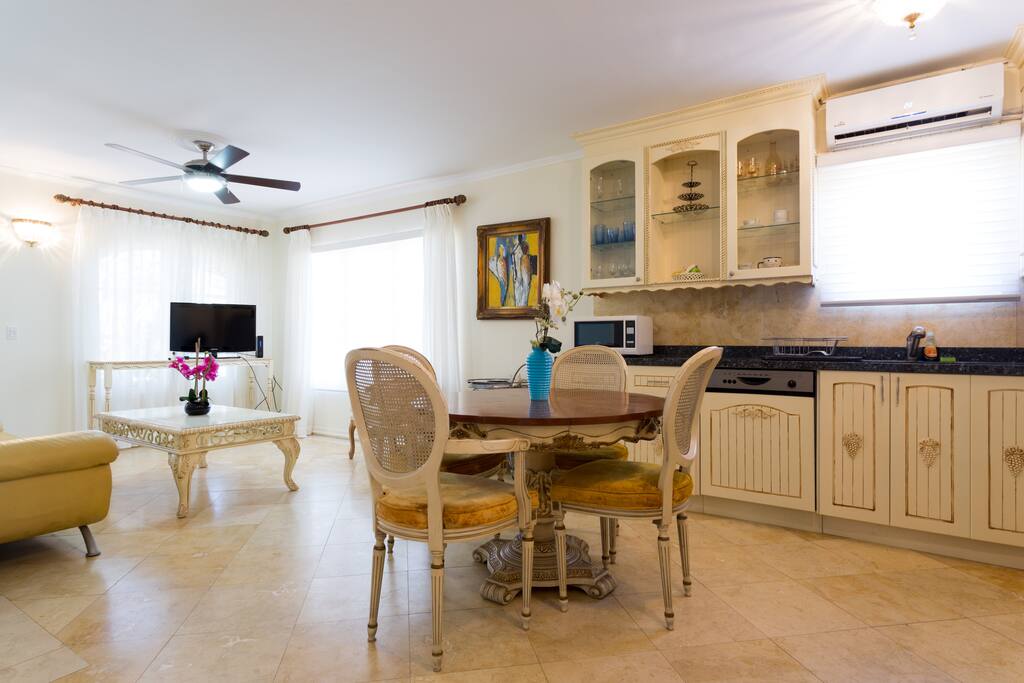 gourmet kitchen