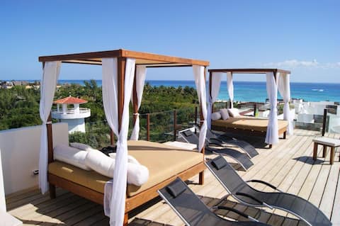 Ocean View Rooftop Pool Luxurious Condo FAST WiFi!