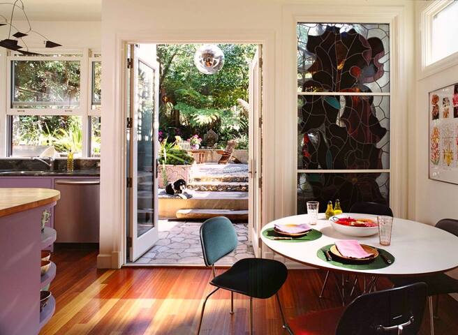 Fabulous Castro Victorian gallery image 4