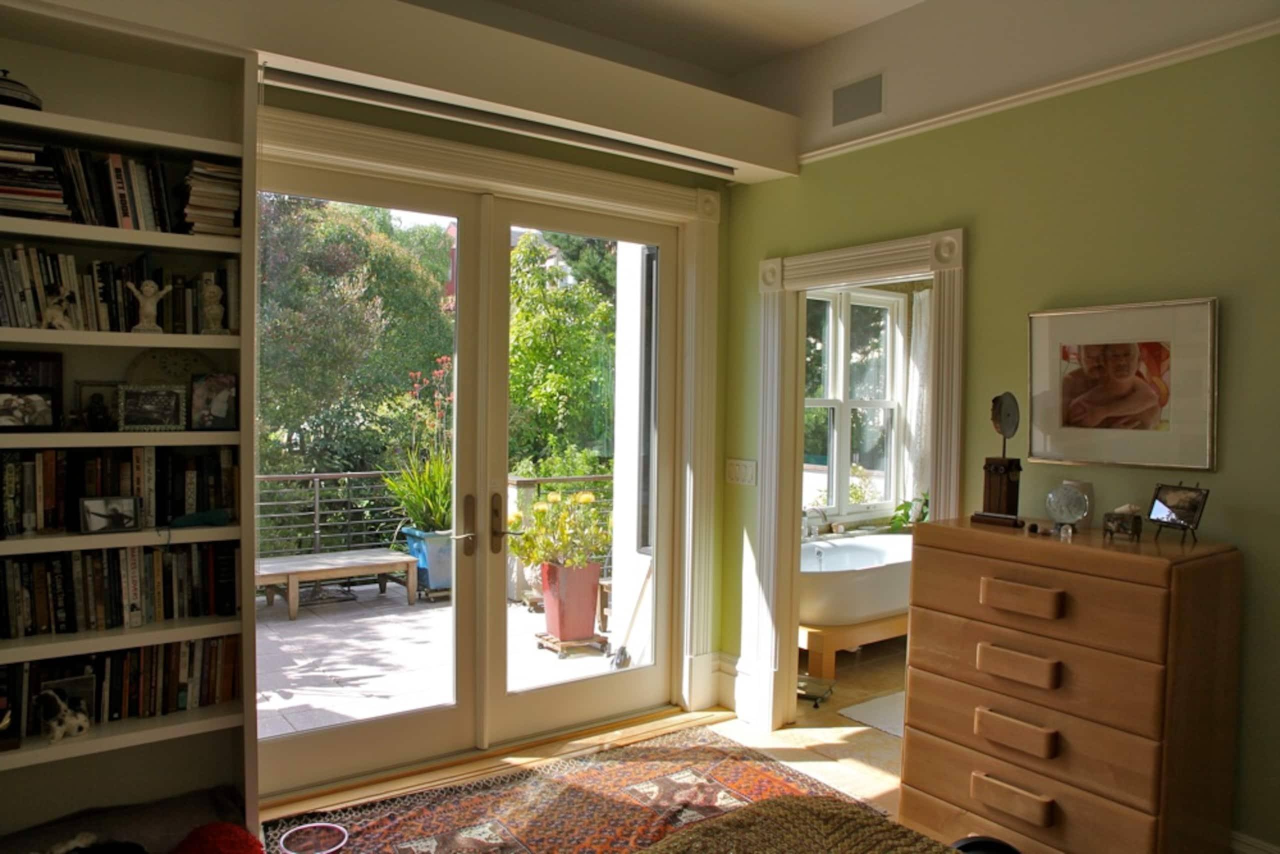 Home in San Francisco · ★5.0 · 3 bedrooms · 4 beds · 2.5 baths - Image 16