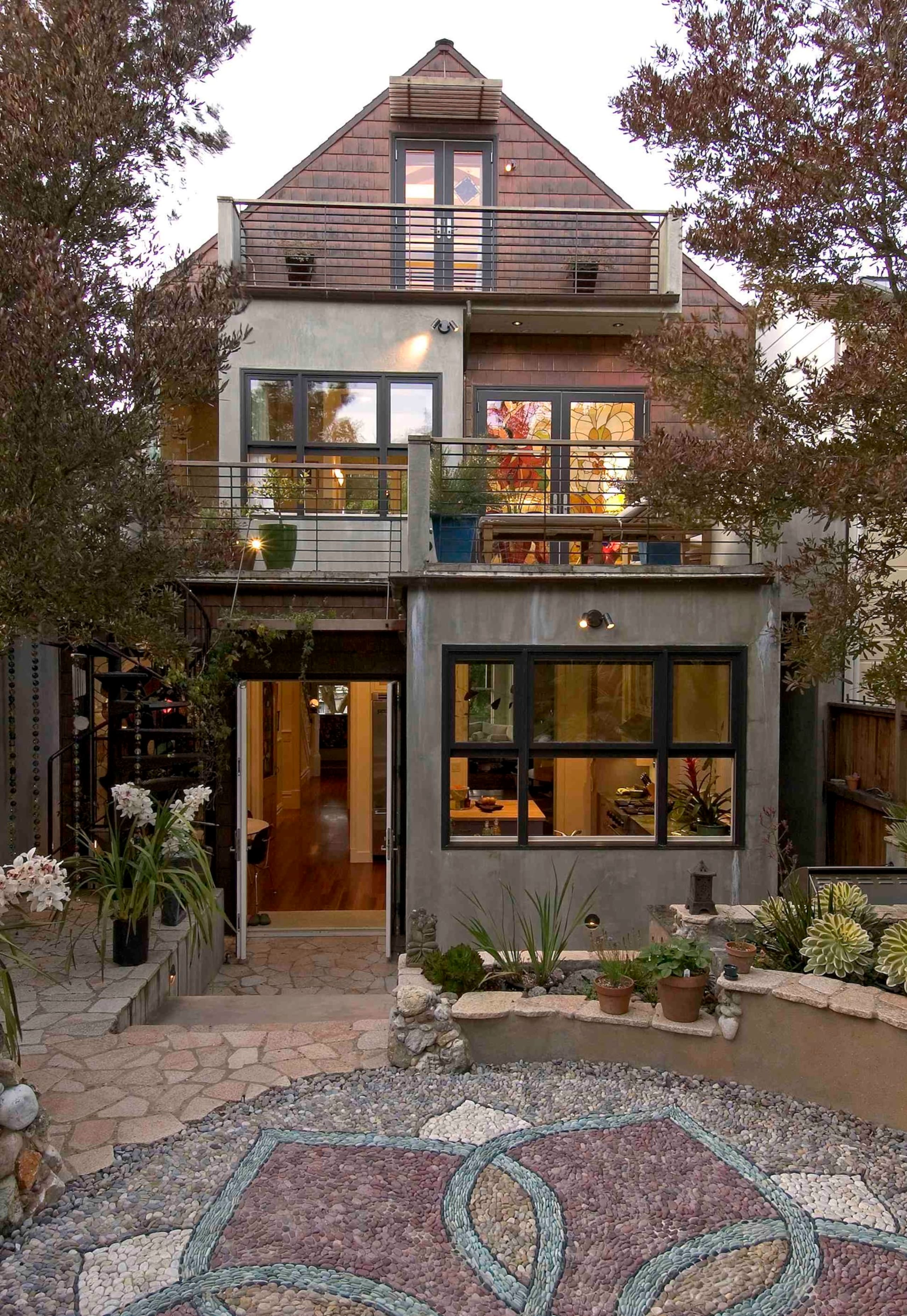 Home in San Francisco · ★5.0 · 3 bedrooms · 4 beds · 2.5 baths - Image 10