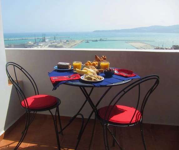 ⭐OCEAN views⭐CENTER! Luxury. Swimming pool. 欢迎!