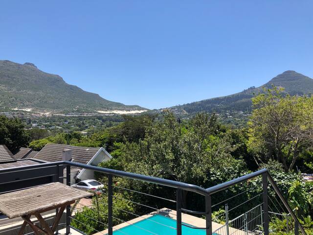 Contemporary home with beautiful Hout Bay views gallery image 5