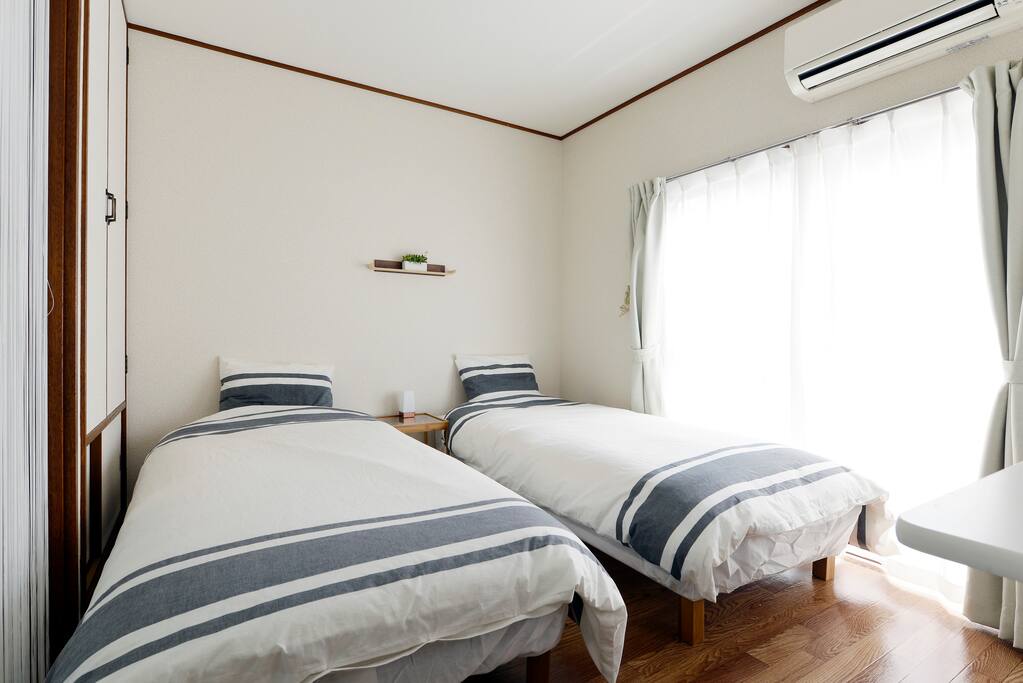 2 single size beds. Small space but so comfortable. Sleep well!