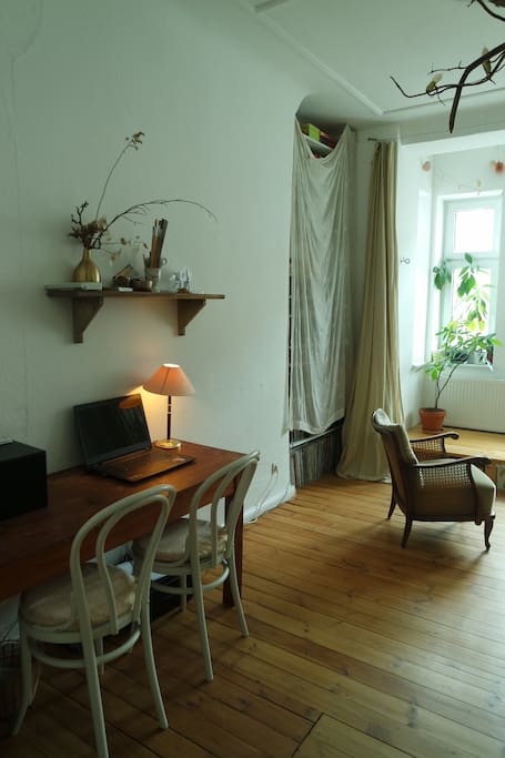 Wohnzimmer Schreibtisch