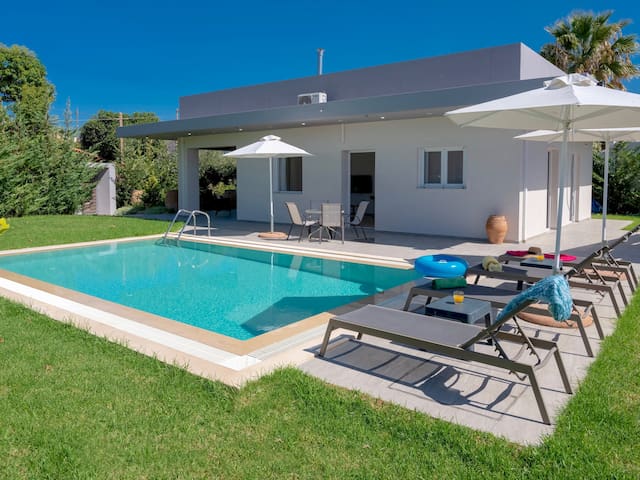 Airbnb Aggeliana Vacation Rentals Places To Stay Greece