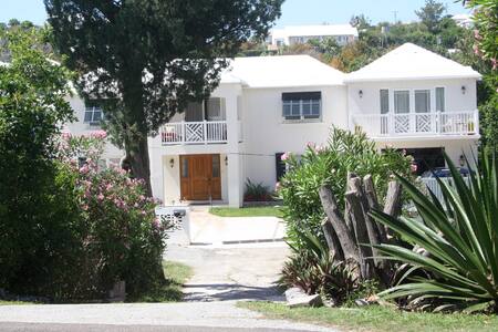 Ocean Sounds Vacation Apartment