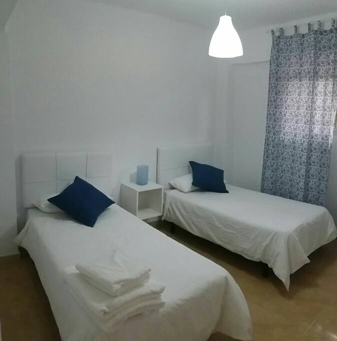 Habitacion comoda y confortable amplia y muy luminosa