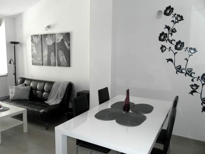 Trendy apartment in down town. WiFi
