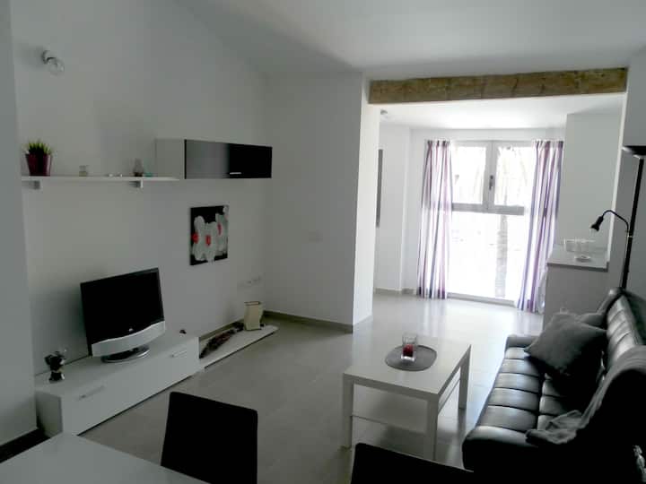 Trendy apartment in down town. WiFi