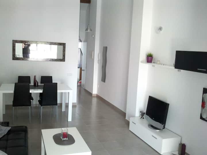Trendy apartment in down town. WiFi