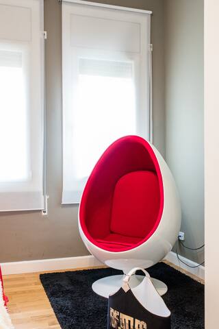 Villa Victoria Barcelona – Luxury Villa with Pool and Jacuzzi in Barcelona City gallery image 2