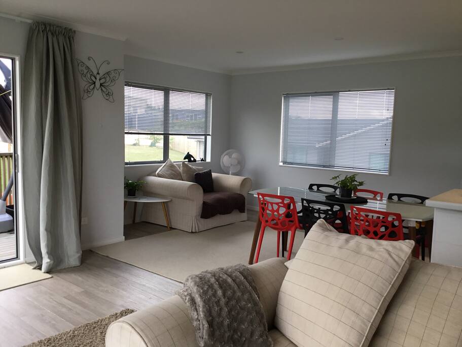 Reading nook and dining