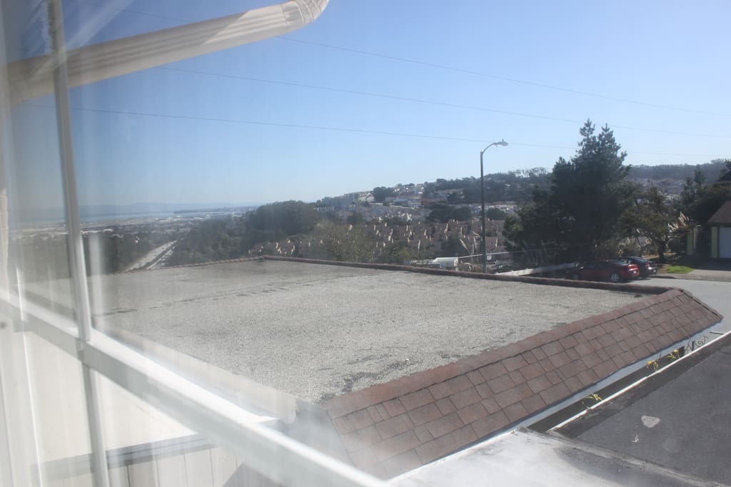 Side view to San Francisco Airport
