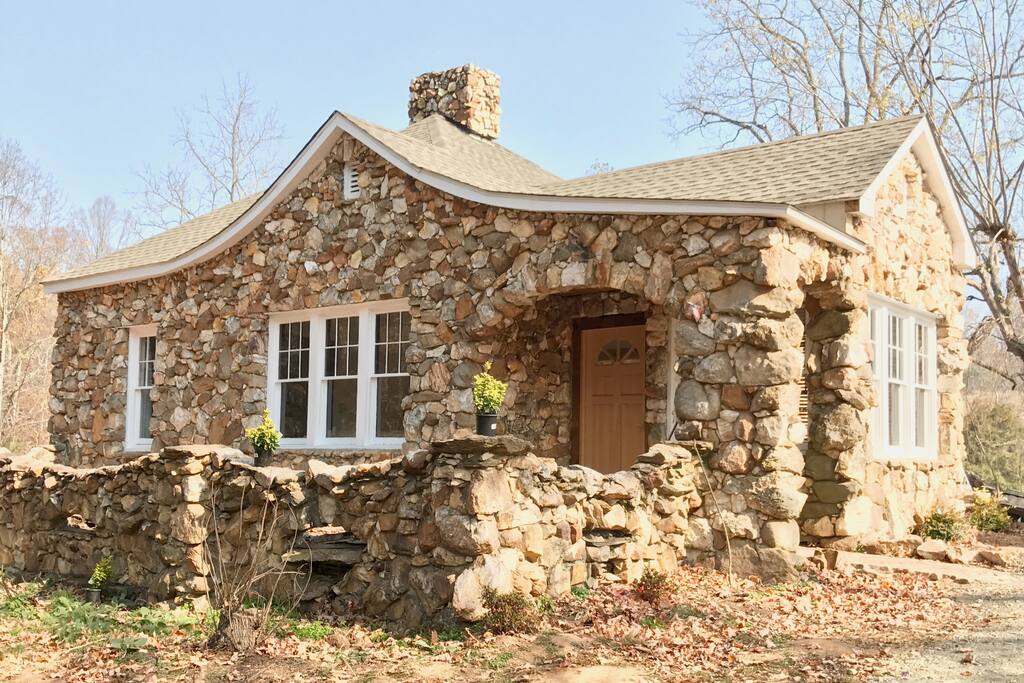 Charming, Early 1900's Cottage Cottages for Rent in Arden, North