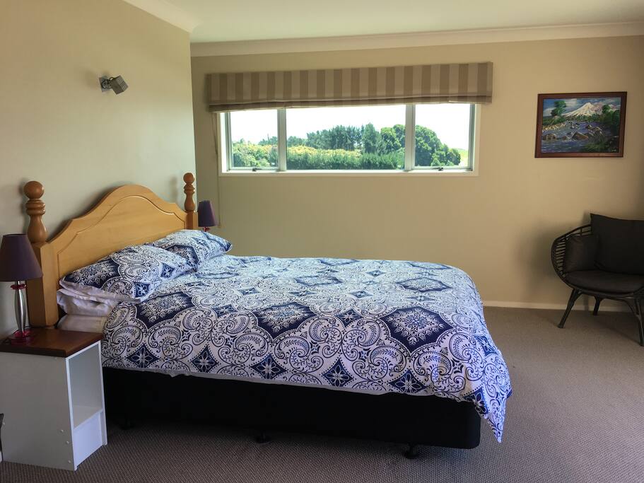 Queen size bed