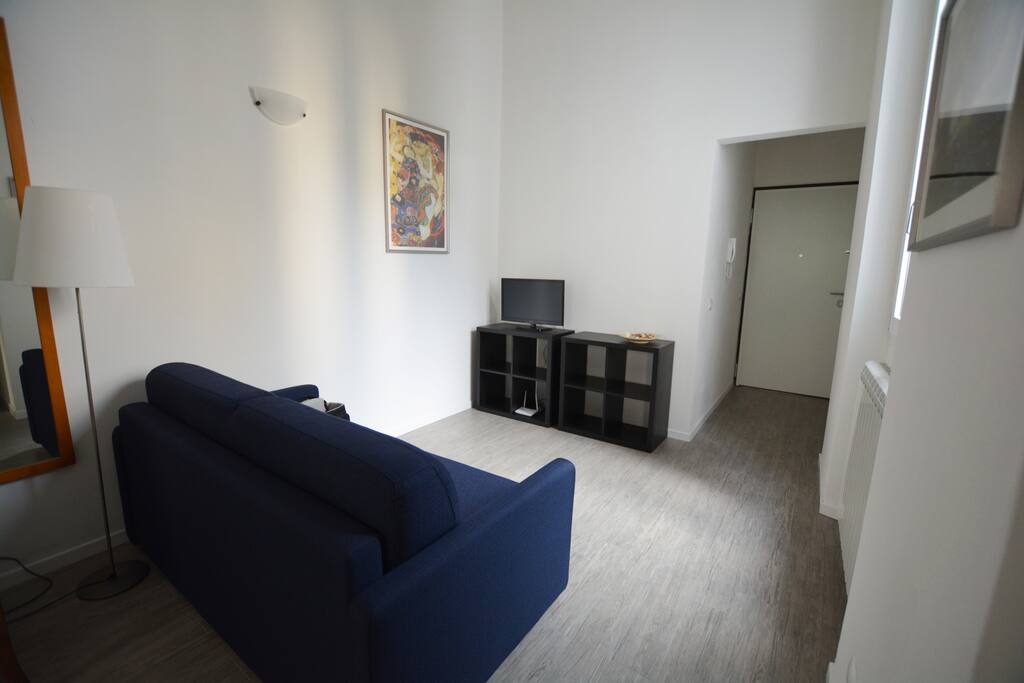 divano letto nel soggiorno- sofa bed