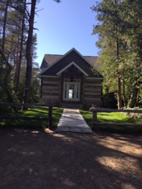Luxury Lakefront Cabin