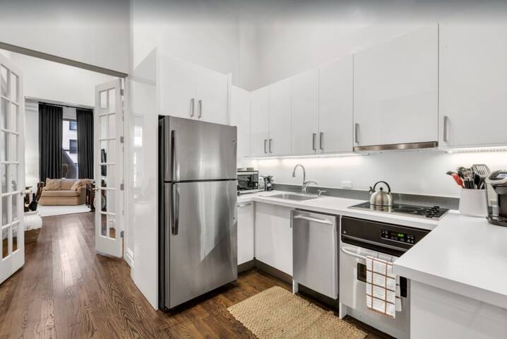 Columbus Circle/Times Sq./Central Park. Back patio gallery image 2