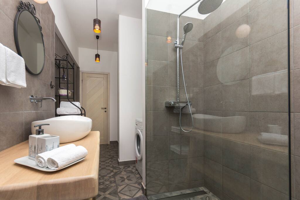 Exclusive bathroom #2